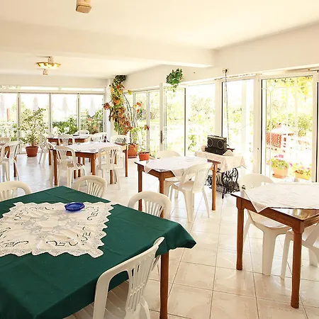 فندق Fourkos لايميناس