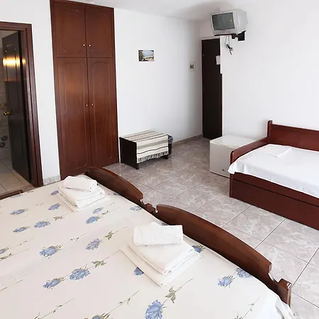 Fourkos لايميناس