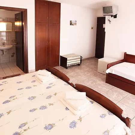 فندق Fourkos لايميناس