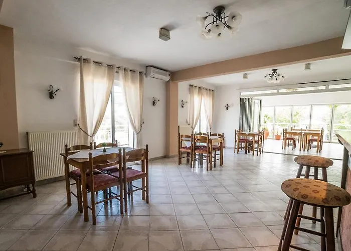 Fourkos Hotel 2*